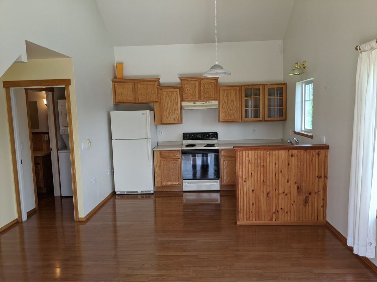 6039 Central Ave - Photo 4 of 17