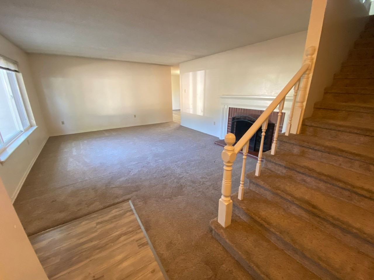 1404 N Brook Ct - Photo 2 of 27