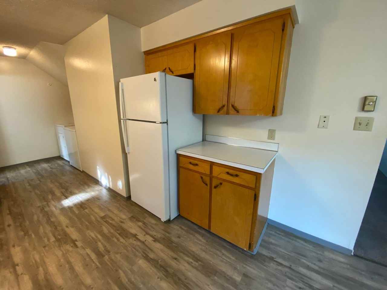 1404 N Brook Ct - Photo 6 of 27