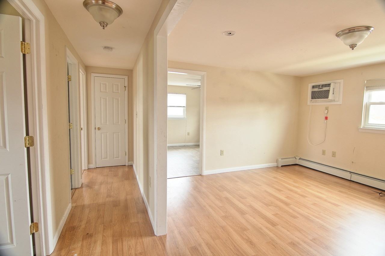 Howard Street 120 W. - Photo 2 of 8