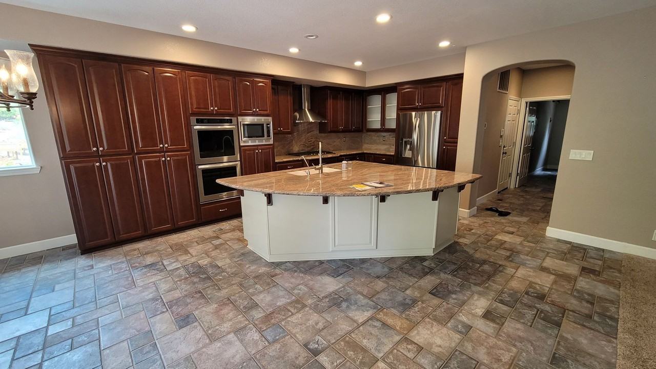 2920 Granite Point Dr - Photo 2 of 38