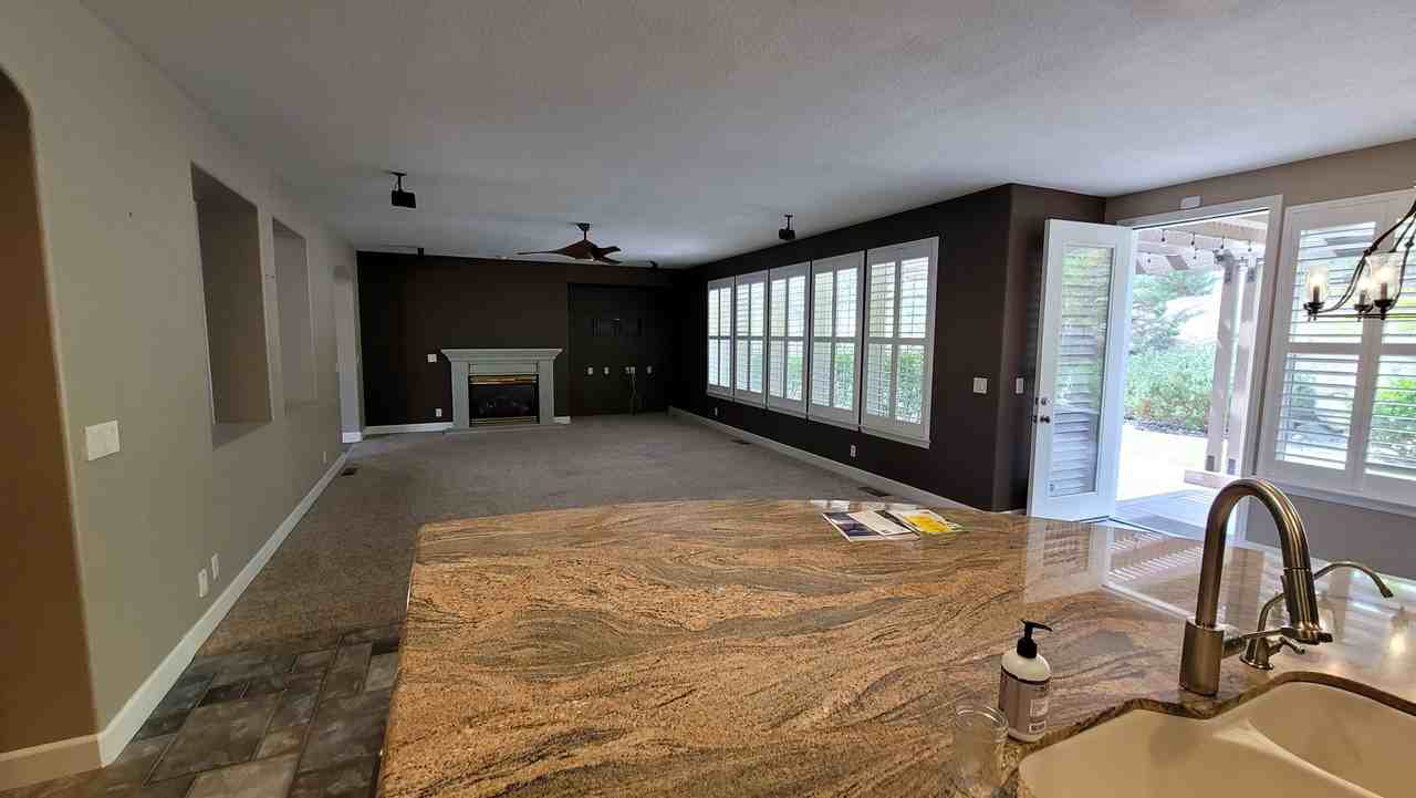 2920 Granite Point Dr - Photo 3 of 38