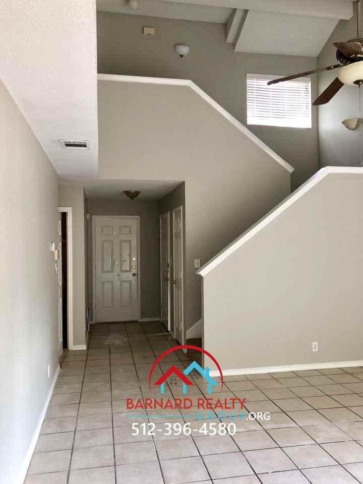 125 Crest Dr - Photo 3 of 32