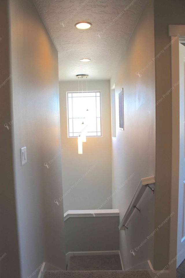 3010 Nw Dogwood Ave - Photo 6 of 24