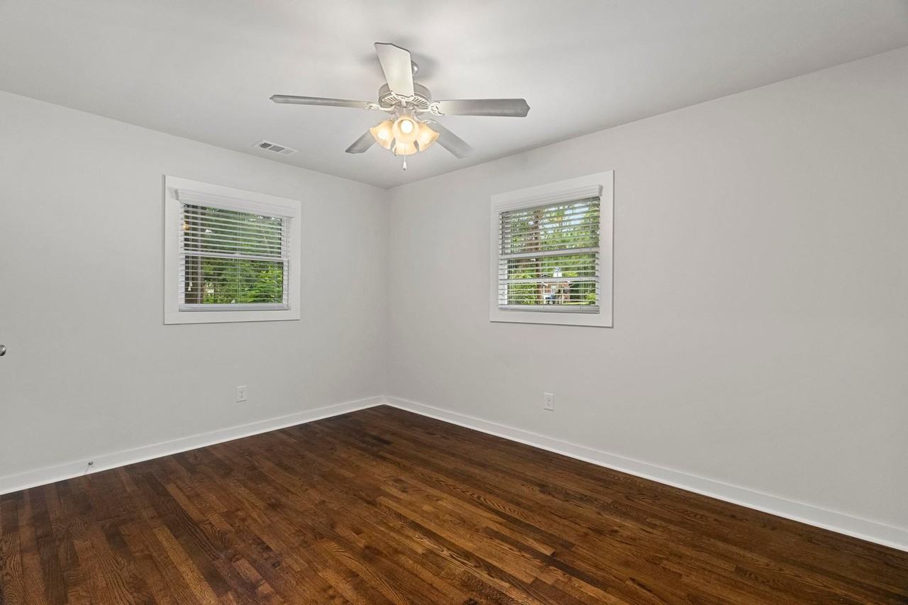 804 Steven St - Photo 3 of 16