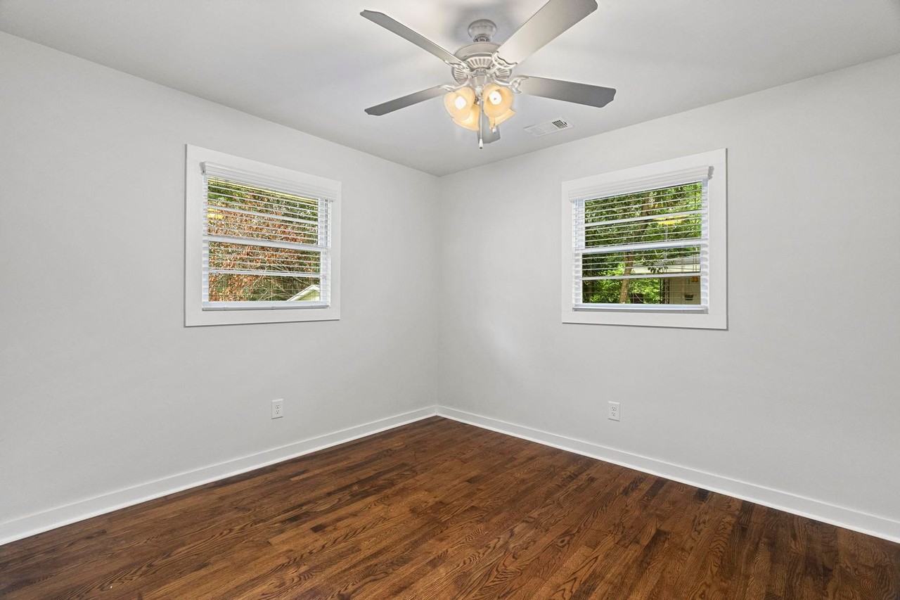 804 Steven St - Photo 2 of 16