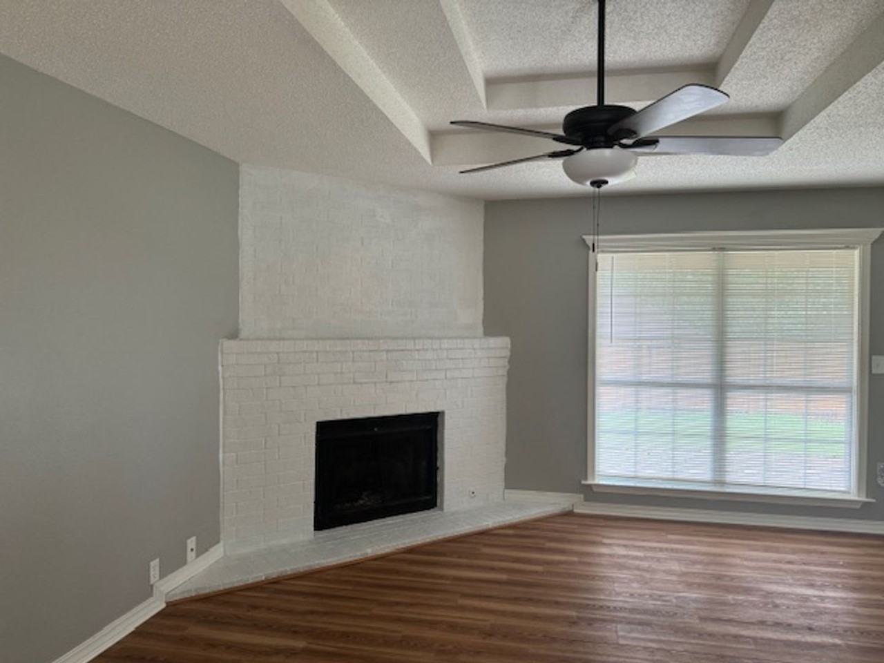 1138 Kensington Ct - Photo 5 of 37