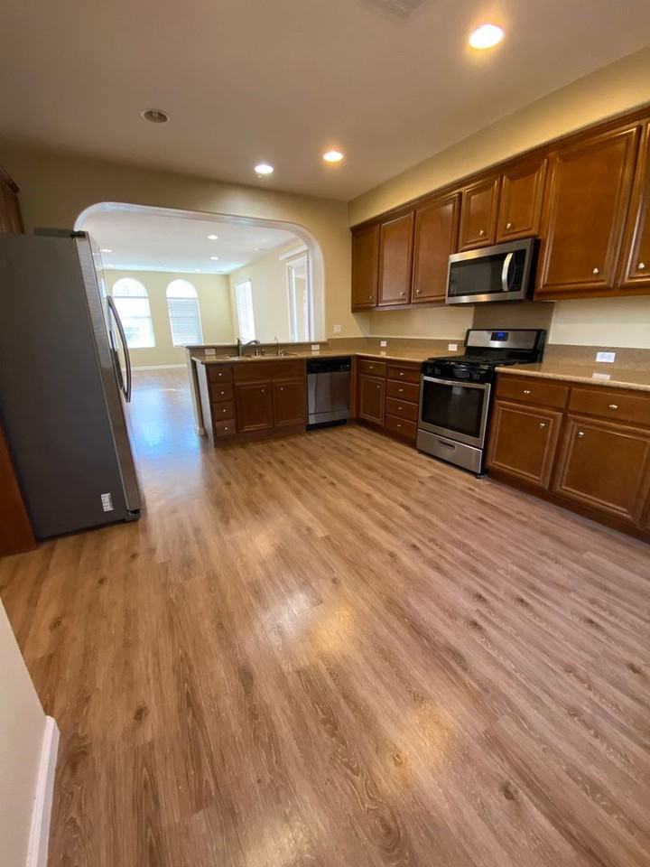 3027 Cedarwood Loop - Photo 3 of 33