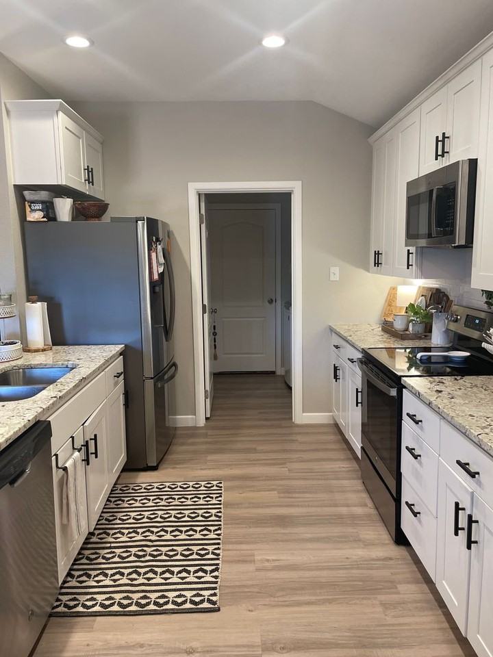 1638 Merchant St - Photo 5 of 39