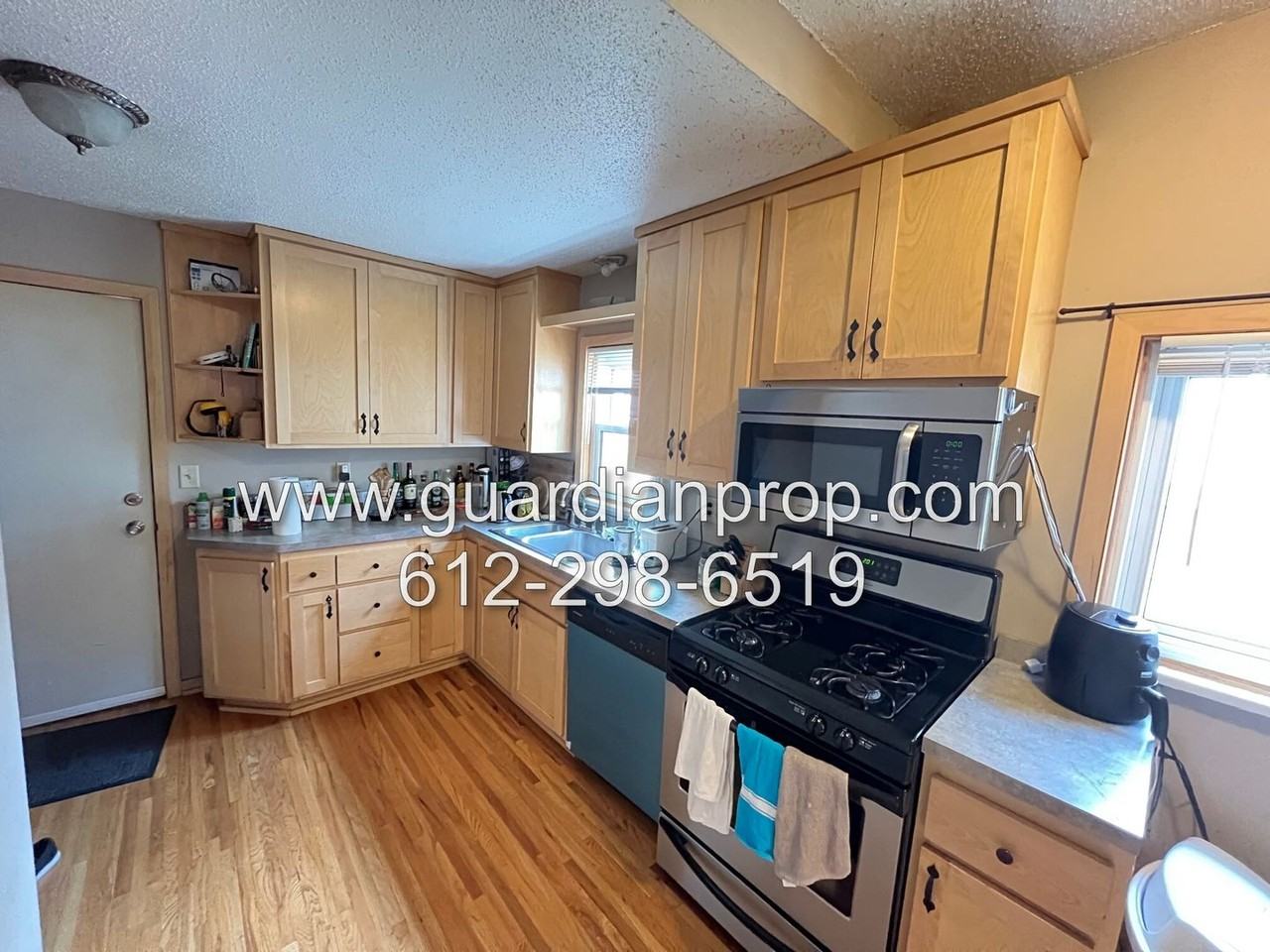 1260 Minnehaha Ave W - Photo 5 of 14