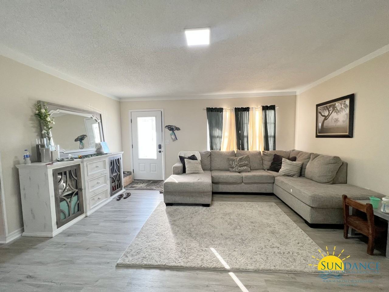 5233 Kervin Rd - Photo 3 of 14