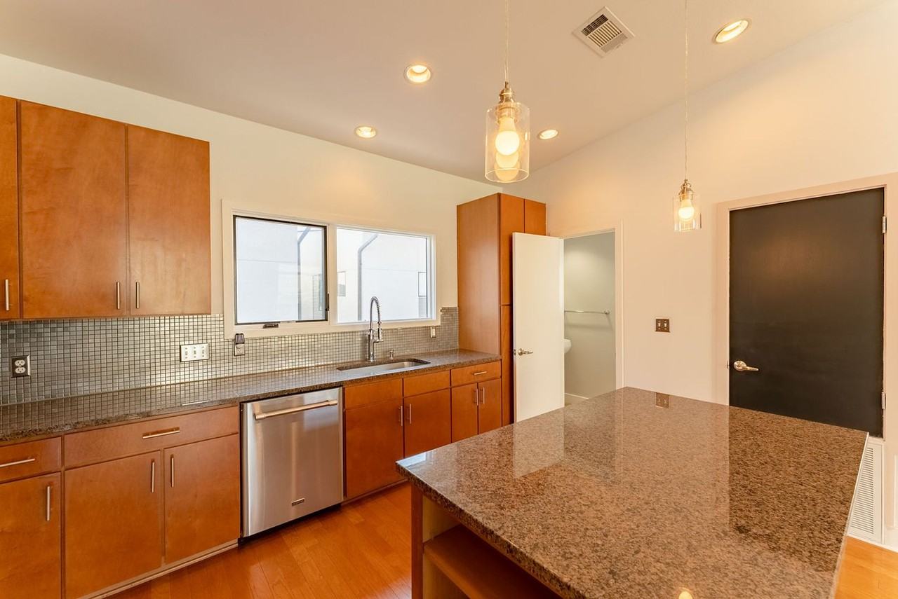 1702 S Lamar Blvd #27 - Photo 6 of 20