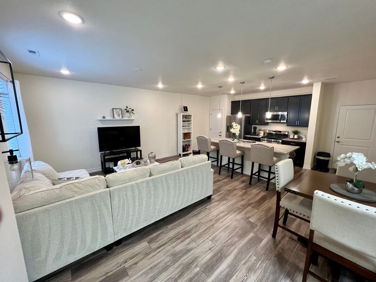 16816 East 118th Drive - Photo 4 of 27