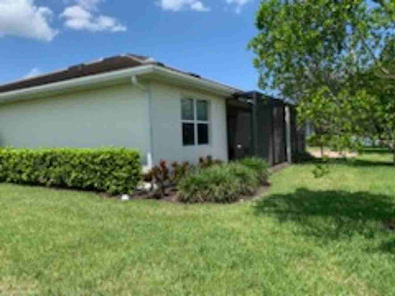 14631 Edgewater Cir - Photo 2 of 16