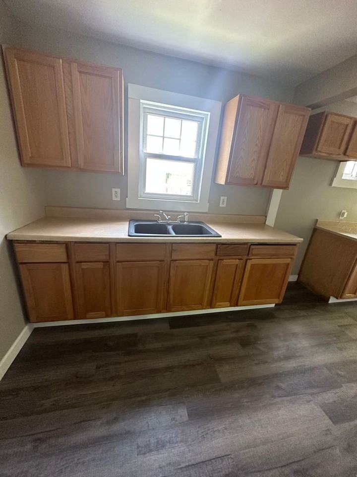 1392 Fawler Ave - Photo 2 of 10