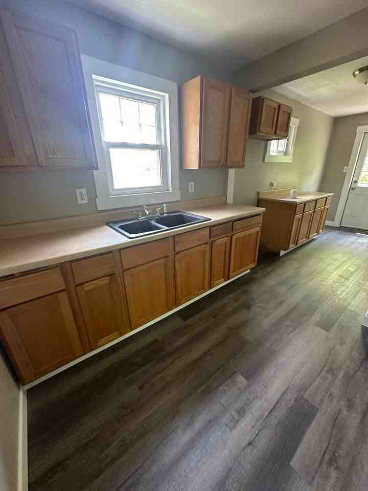 1392 Fawler Ave - Photo 3 of 10