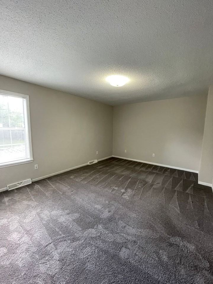 2201-2203 Parks Edge - Photo 2 of 20