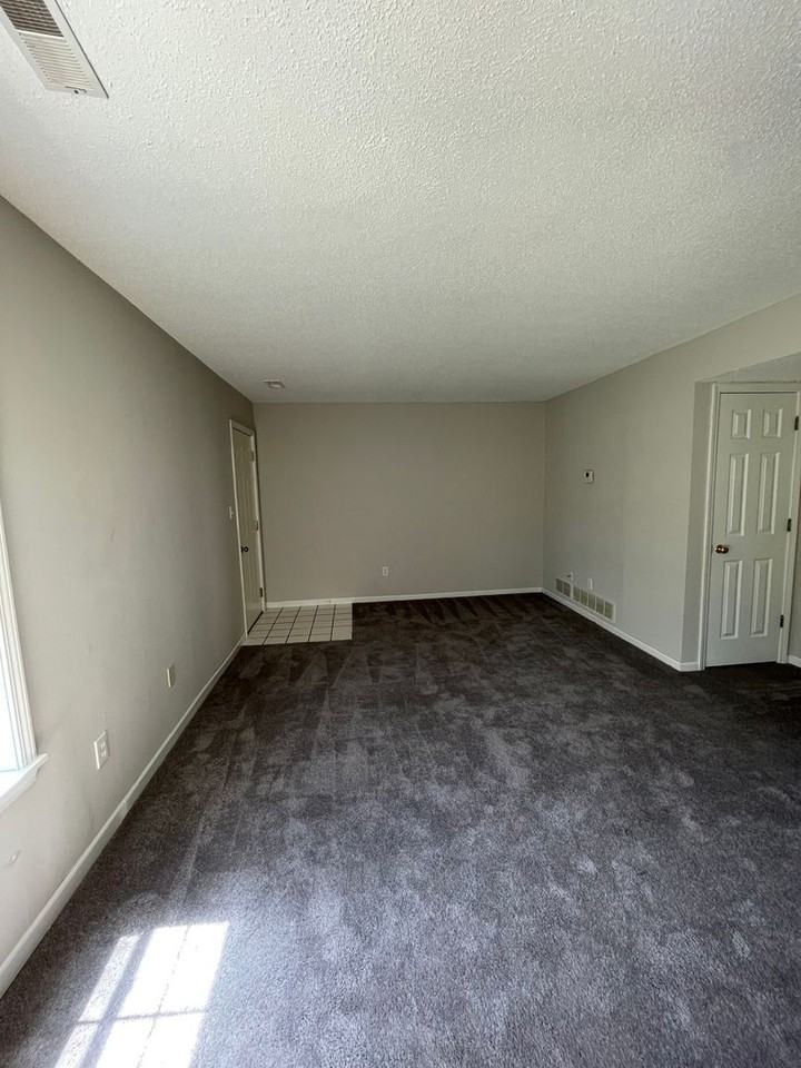 2201-2203 Parks Edge - Photo 3 of 20