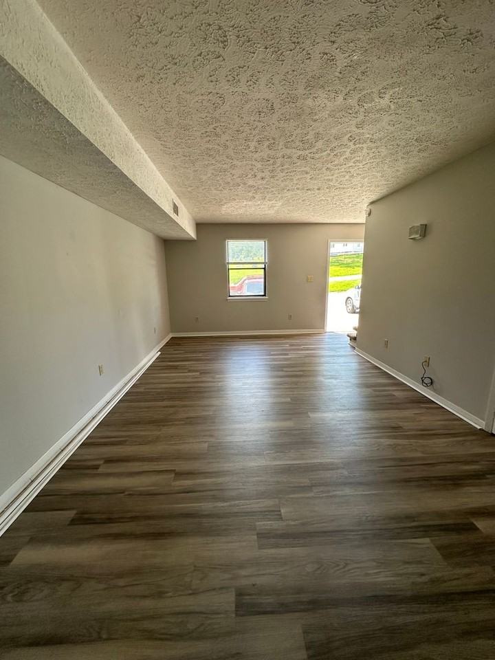 1041 Kendrick Creek Rd - Photo 3 of 13