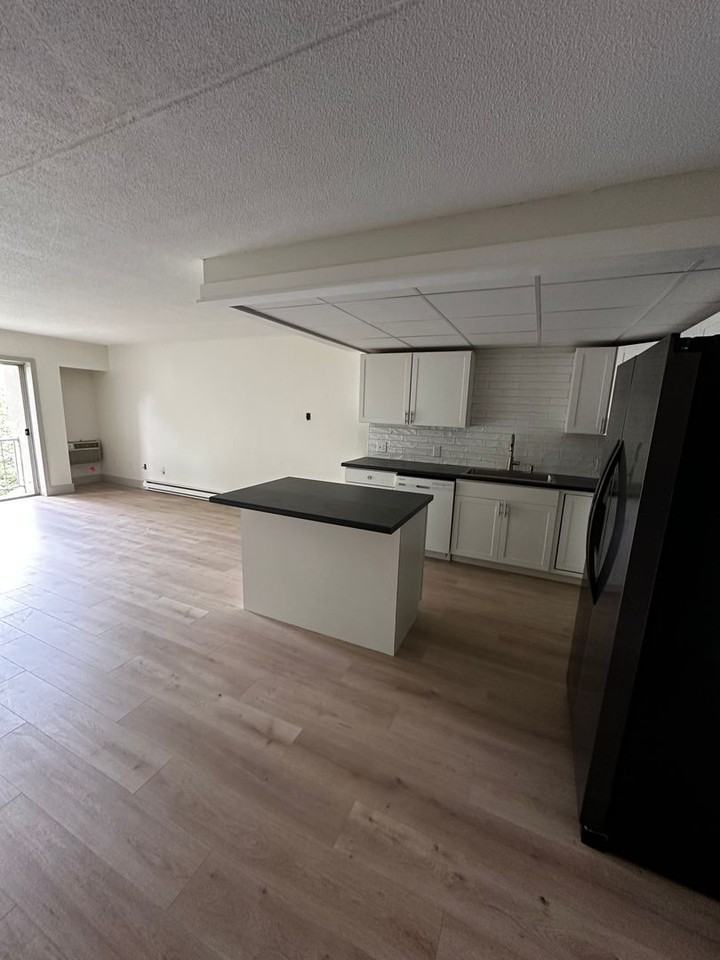 751 Main St - Photo 5 of 19