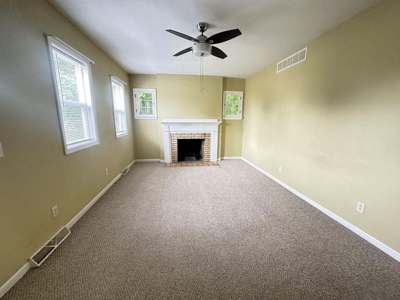 124 Miller St #1 - Photo 4 of 9