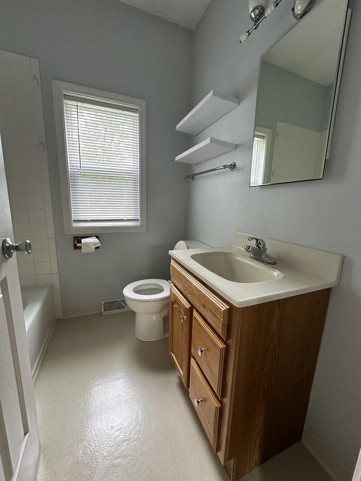 124 Miller St #1 - Photo 7 of 9