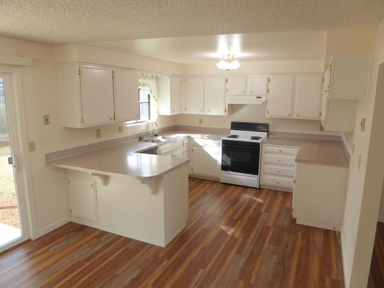 600 N 13th St #1 - Photo 4 of 13
