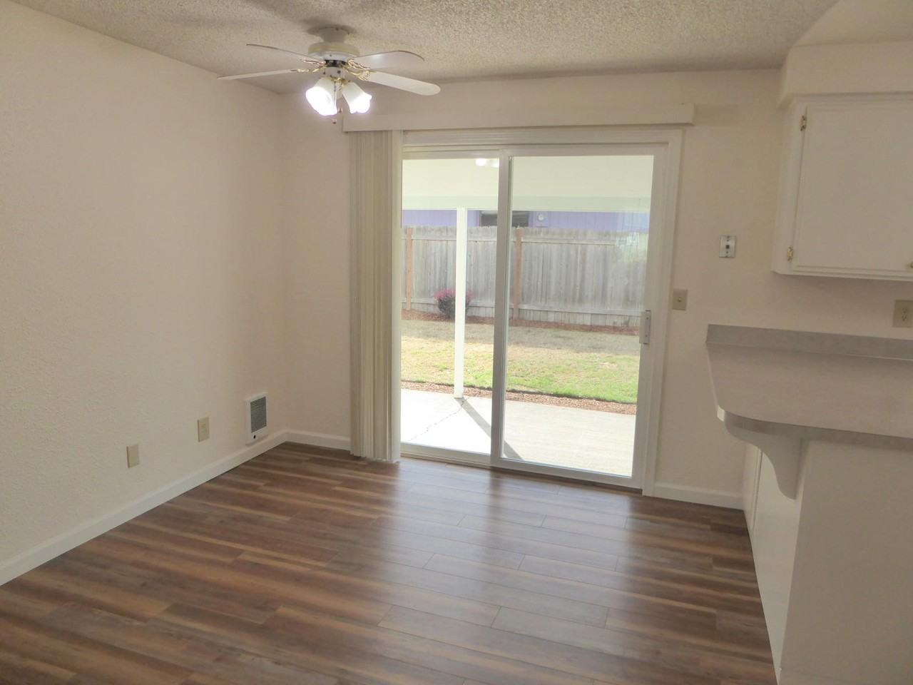 600 N 13th St #1 - Photo 5 of 13