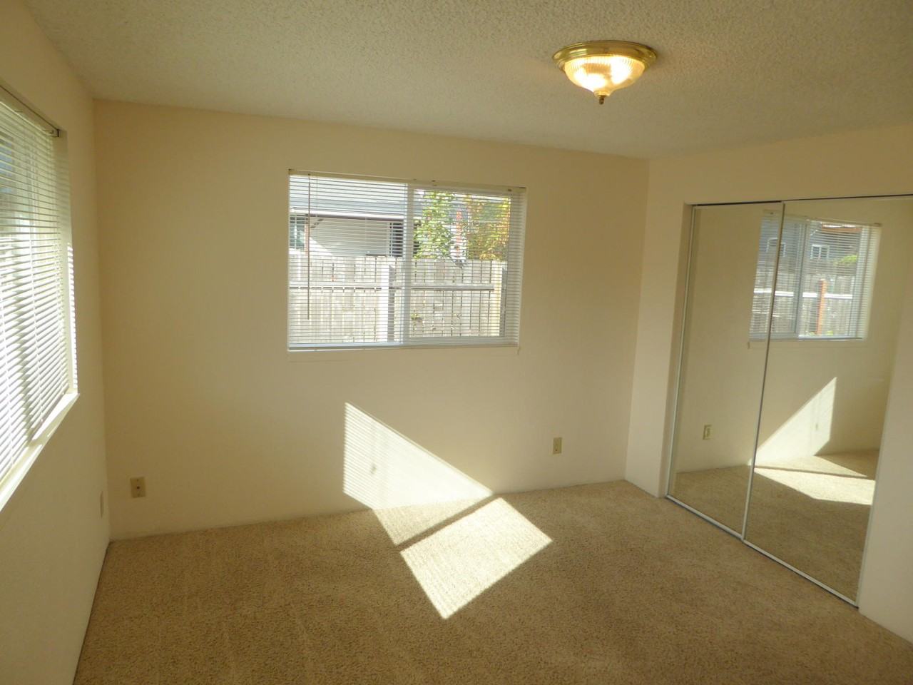 600 N 13th St #1 - Photo 7 of 13