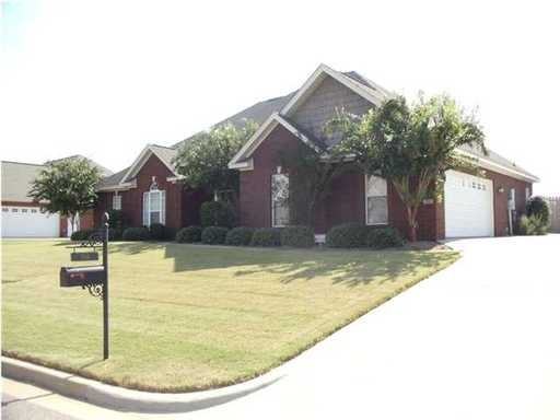 94 Breckenridge Ct - Photo 2 of 20