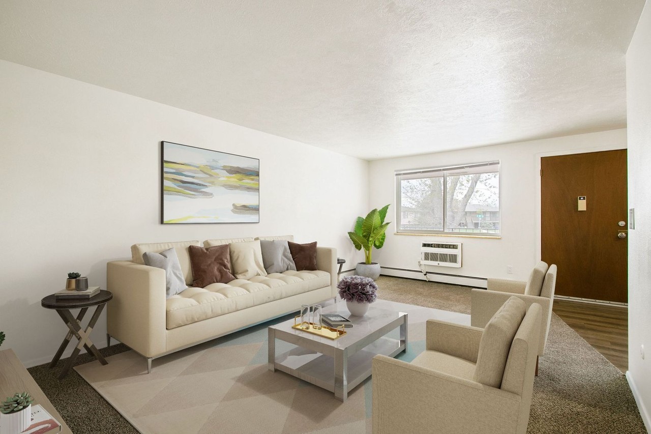 918 16th St SW - Photo 2 of 9