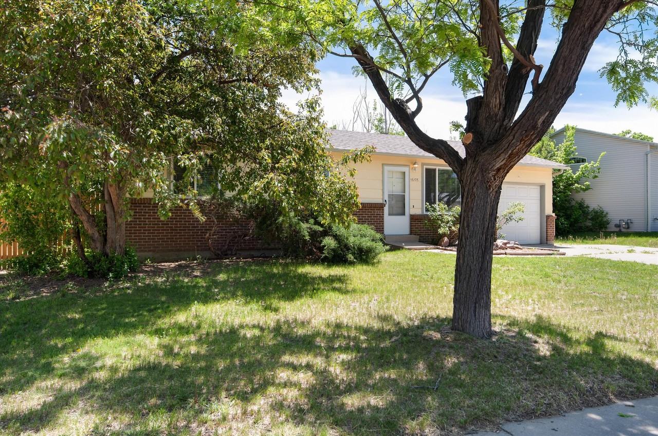 16176 E Bates Dr - Photo 4 of 37