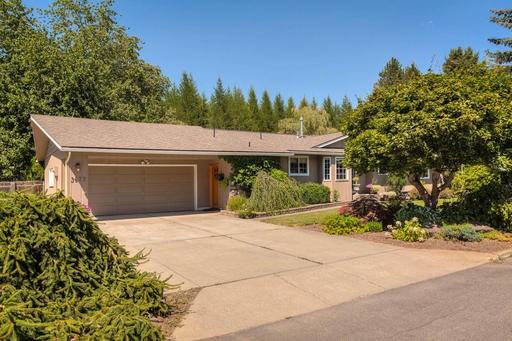 3673 Pineridge Dr - Photo 2 of 30