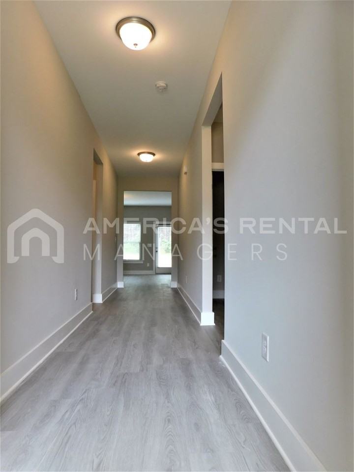 15531 Crimson Ridge Cir - Photo 3 of 23