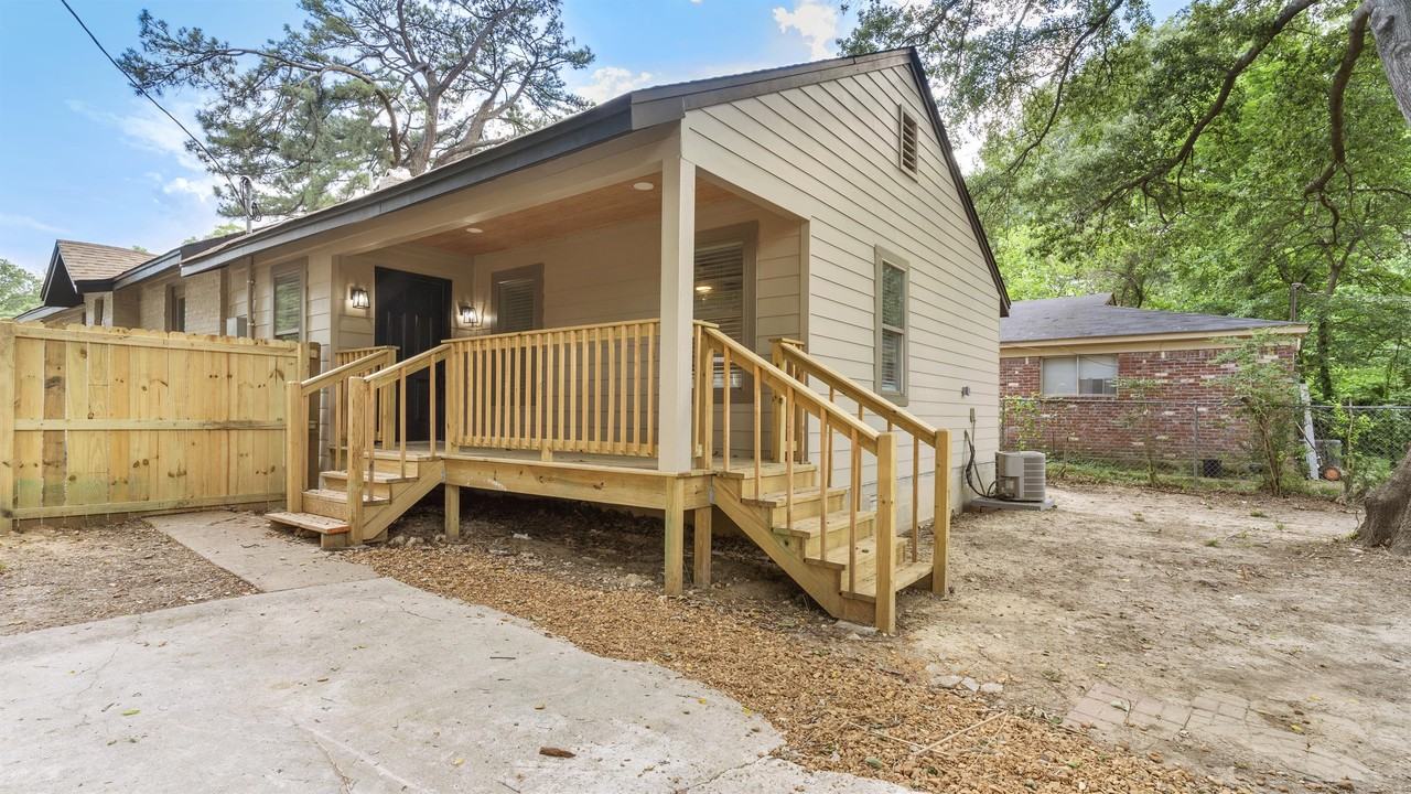 3602 Carnes Ave #1 - Photo 2 of 24