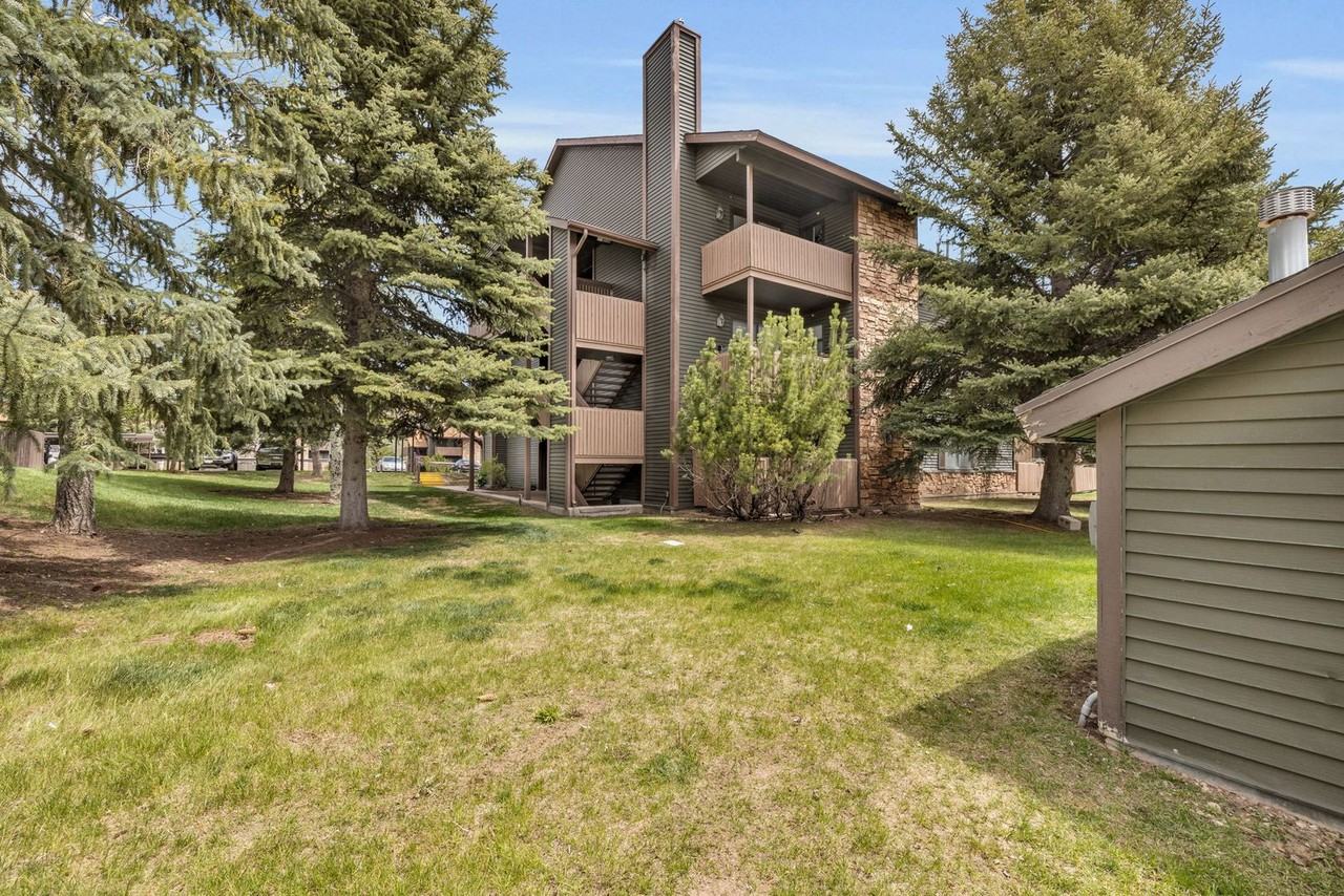6861 N 2200 W #9T - Photo 2 of 44