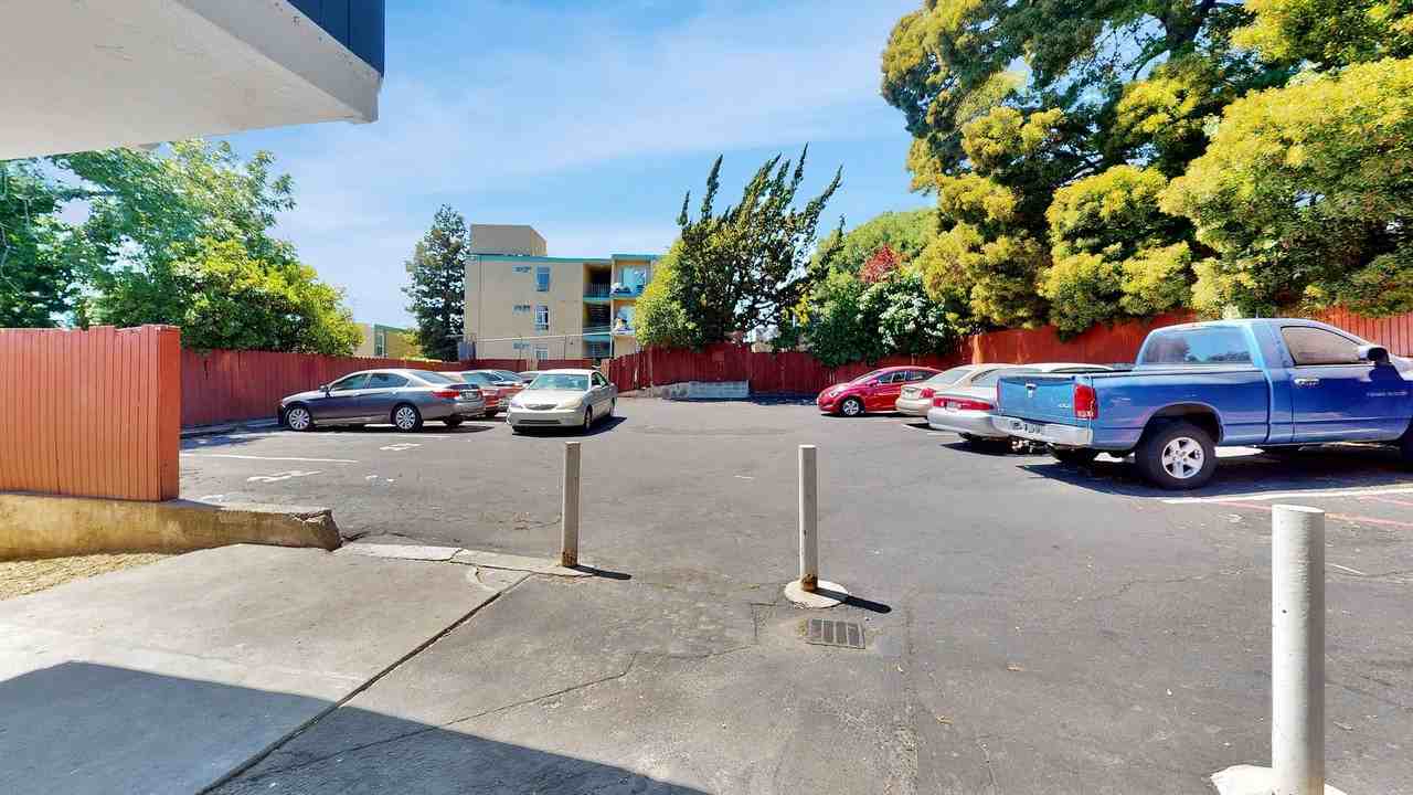 7036 MacArthur Blvd - Photo 2 of 3