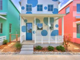 featured image of 976 Hangar Dr