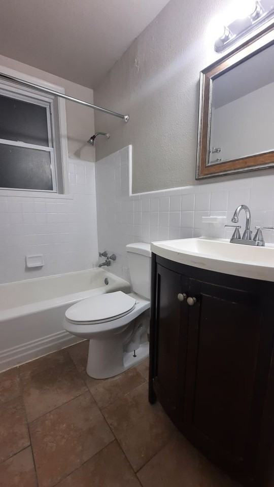 1019 Sanford Ave - Photo 7 of 8