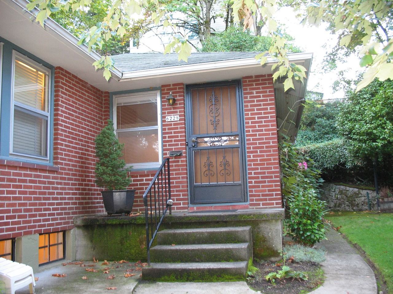 6228 Se Belmont St - Photo 3 of 25