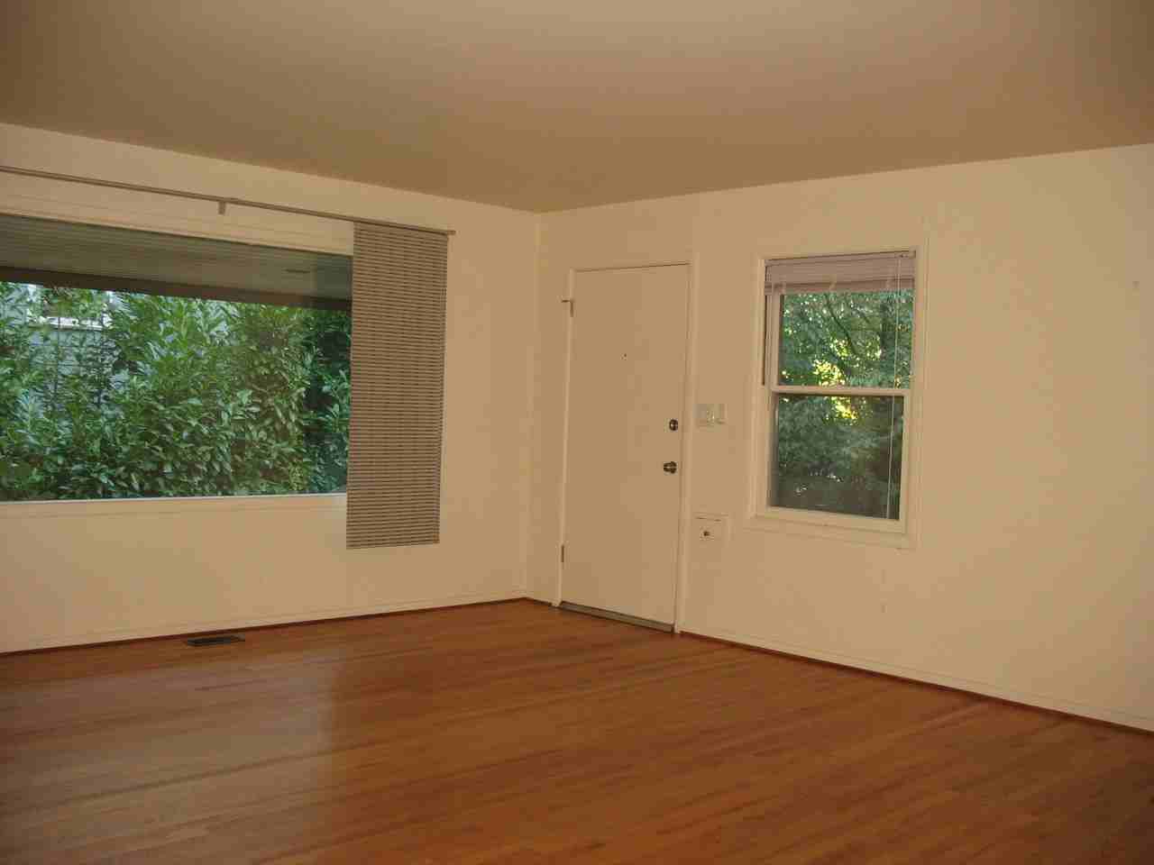 6228 Se Belmont St - Photo 6 of 25