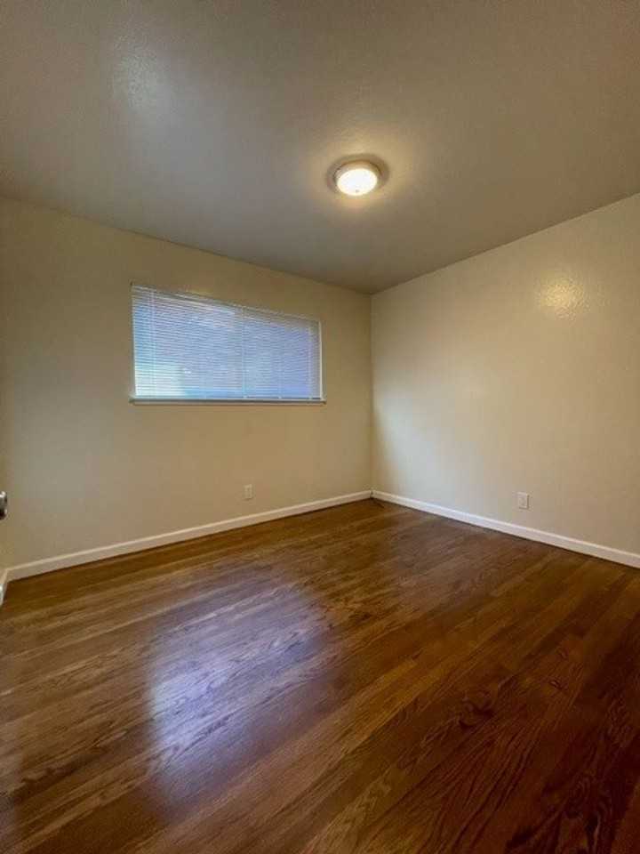 1508 Parker St #B - Photo 7 of 12