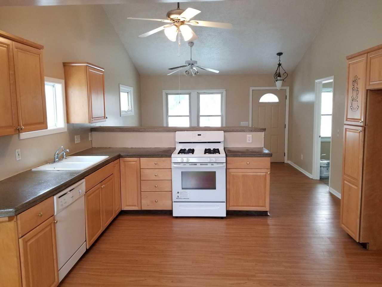 321 Estall Rd - Photo 2 of 7