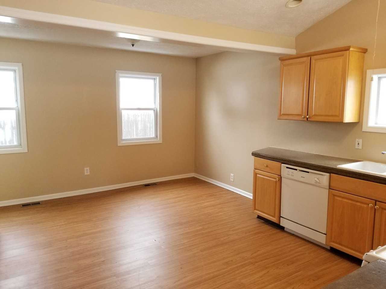 321 Estall Rd - Photo 3 of 7