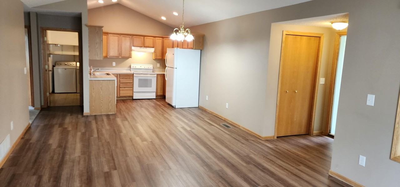 803 Ivy Ridge Ln - Photo 2 of 13