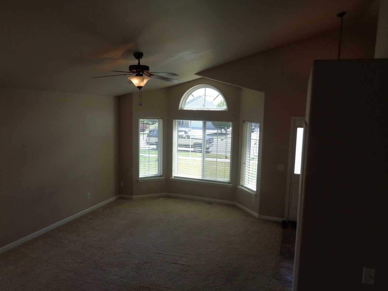 1247 Cortez Ave - Photo 4 of 14