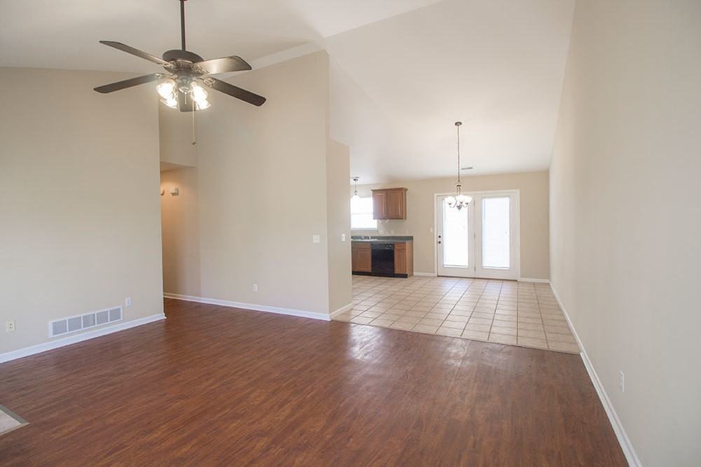 1880 Field St - Photo 4 of 33