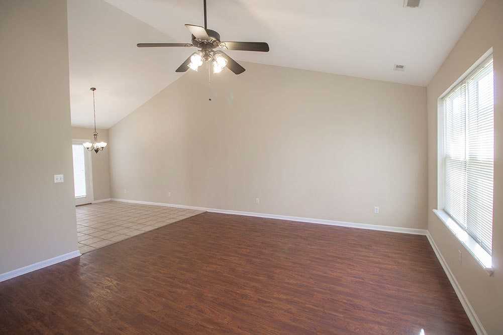 1880 Field St - Photo 5 of 33