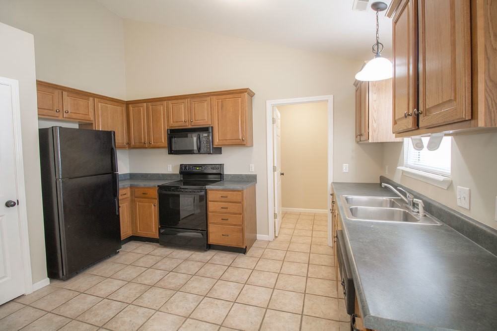 1880 Field St - Photo 7 of 33