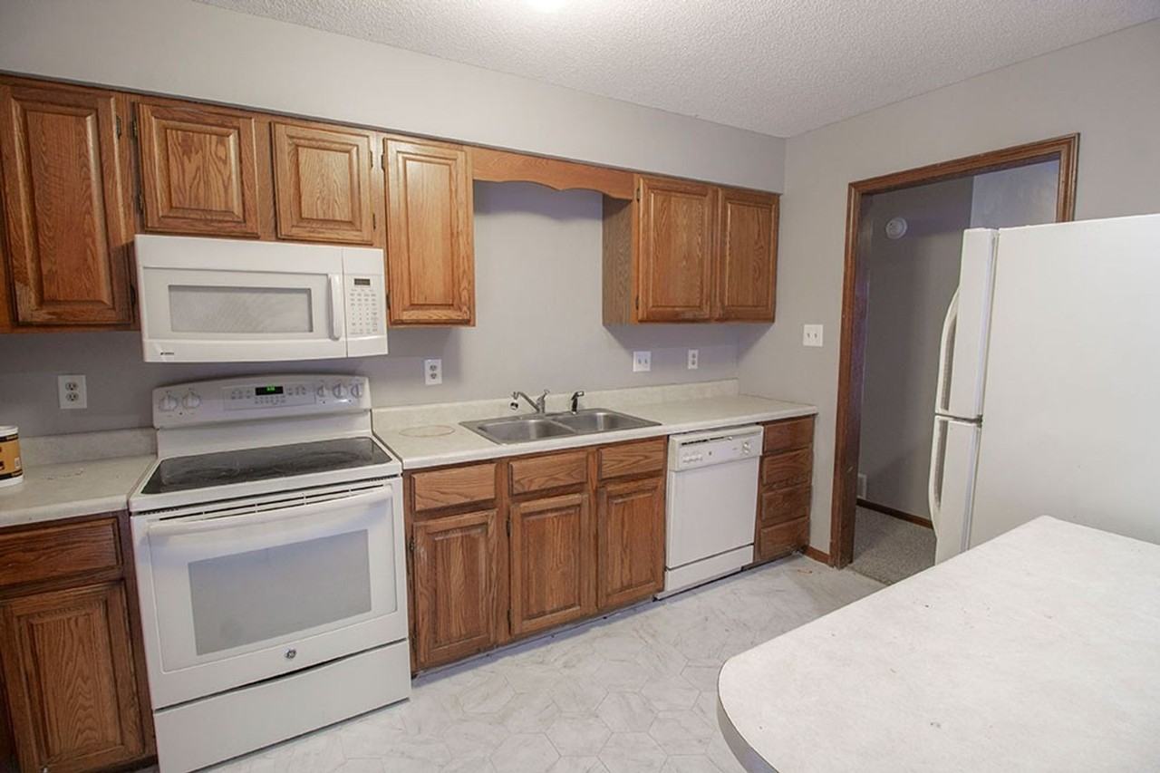 2011 Bridgewater Dr - Photo 7 of 37